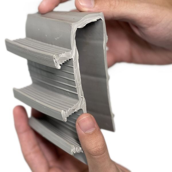 External repair PVC waterstop for expansion joints of the PO-3 series, 140 mm high, 40 mm wide (price per 1 running meter, sold in multiples of 20 m)