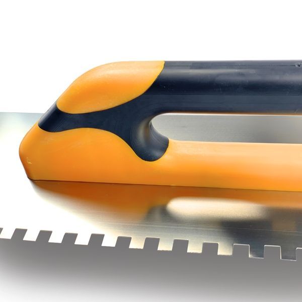 Гладилка зубчаста штукатурна 50 см, зуб 8 мм Closed Touch Handle, нержавіюча сталь, жовта (478) 478 фото