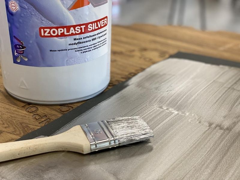 ADW Izoplast Silver bitumen-aluminum mastic for protecting surfaces from UV and corrosion, Silver 5 l